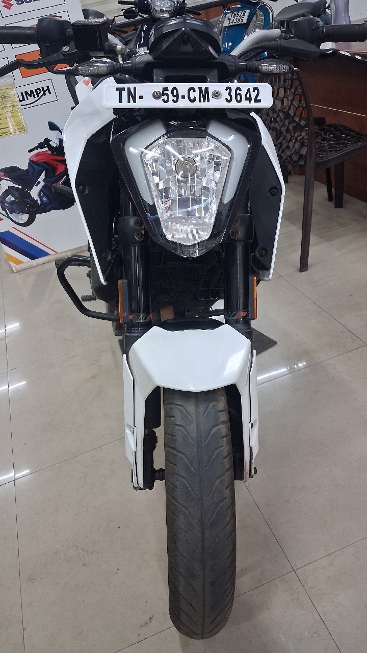 TRIUMPH KTM 200