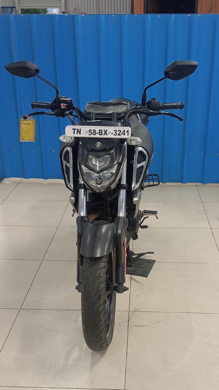 YAMAHA FZS